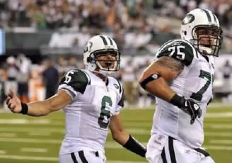 Las entradas a los partidos de la NFL se han encarecido a pesar de la debilidad económica en EU. (Foto: Reuters)