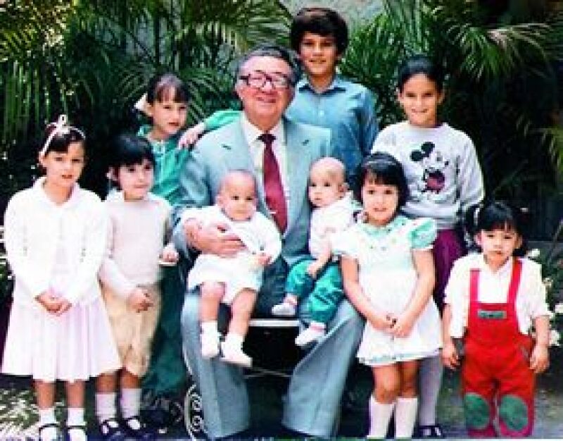Ofelia quería mucho a su abuelo Carlos. Ella y su hermano Carlos son los nietos más grandes.