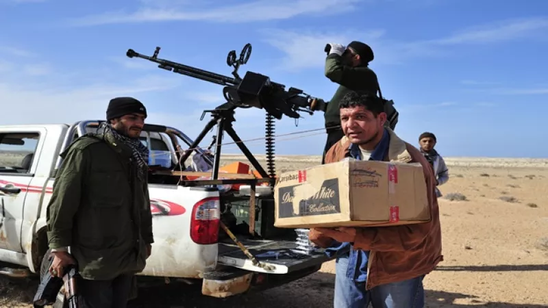 rebeldes libios reciben alimentos