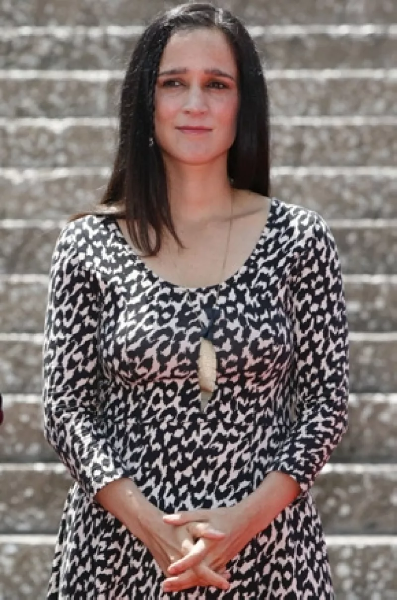 La cantautora mexicana reveló que después de terminar su disco Otra cosa, le resultó muy inspirador para procrear a su hija Simona.