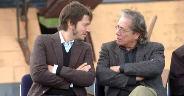 Diego Luna y Edward James Olmos asistieron al inicio de apoyo a la industria cinematográfica que anunció el presidente Calderón, en los Estudios Baja de Playas de Rosarito, Baja California.