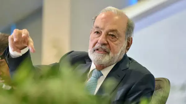 Carlos Slim le dice “no” a Elon Musk: América Móvil corta lazos con SpaceX