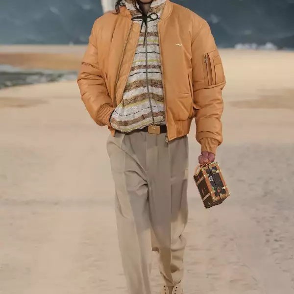 Vuitton m S27 046.jpg