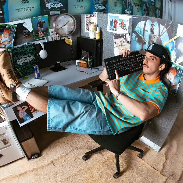 GRABANDO EN LA OFICINA