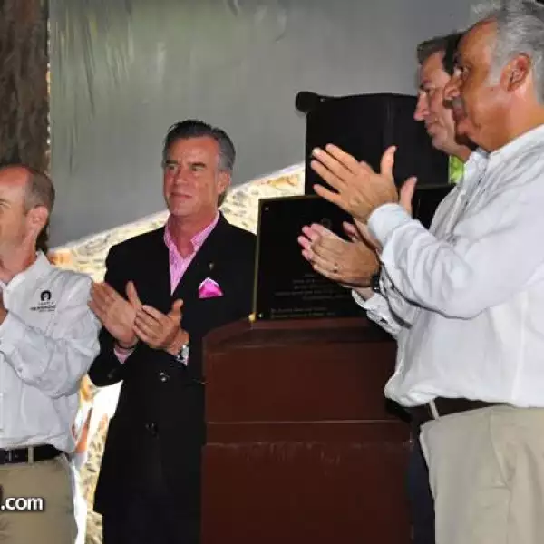 Aaron Martín,Carlos Garin,Randy Mcan