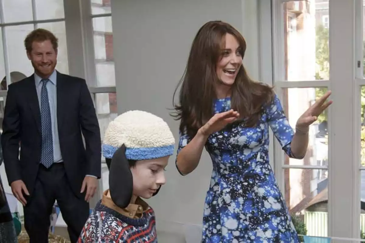 Durante su reunión en The Charities Forum en el BAFTA, los príncipes y la duquesa revivieron su espíritu infantil de la manera más graciosa.