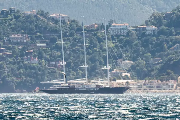 Súper yates de los multimillonarios