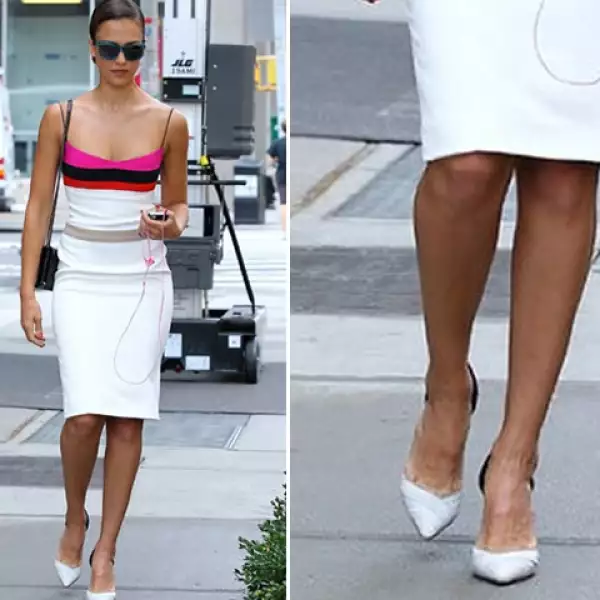 Jessica Alba muy ad´hoc combina su look con esta tendencia.