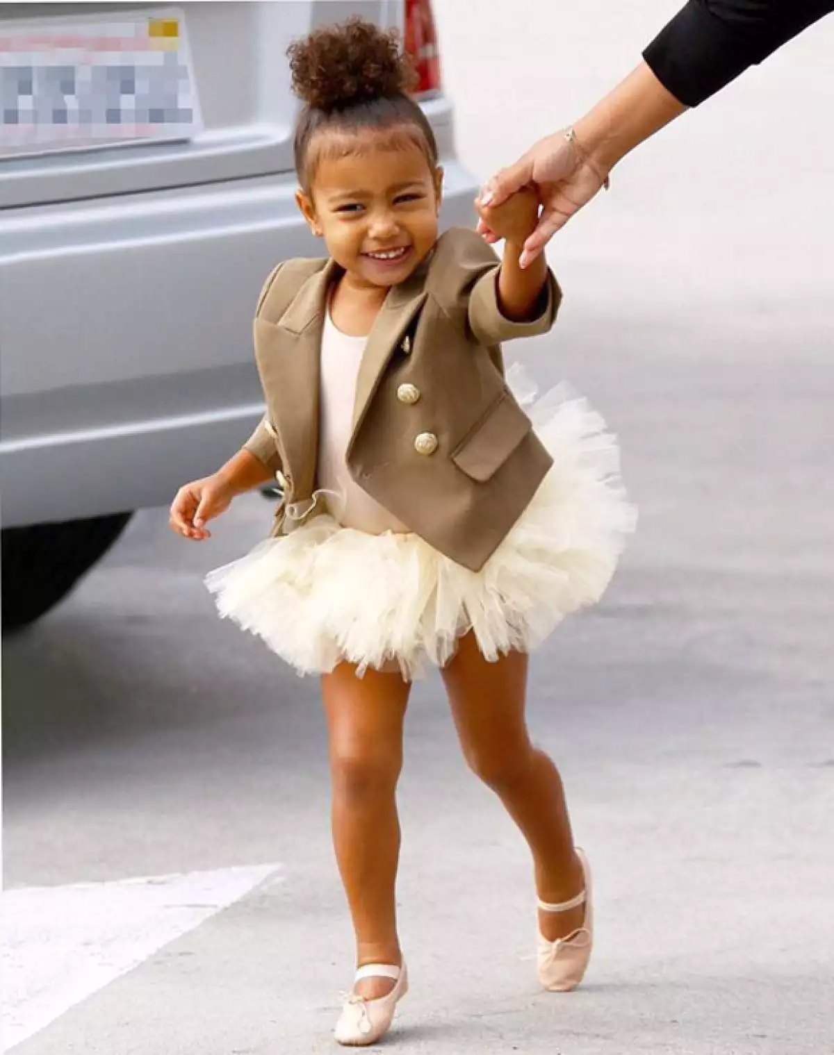 A sus dos años y medio North West luce exclusivas firmas.