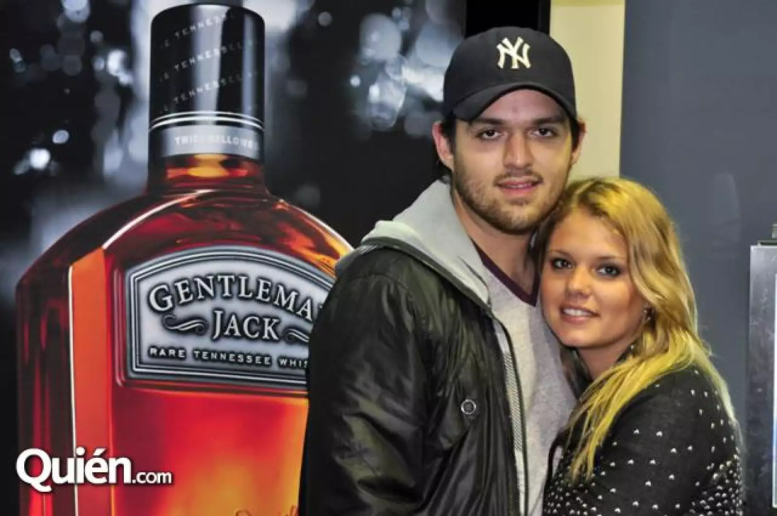 Venta nocturna en 8 Store by Jack Daniels