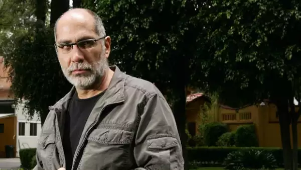 Guillermo Arriaga menciona que esta próxima subasta ya la está dando a conocer a través de la red social Twitter.