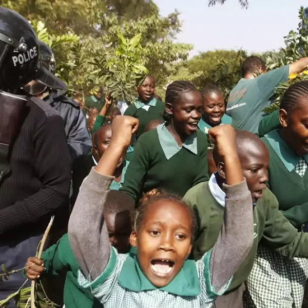 Kenia niños gases 3