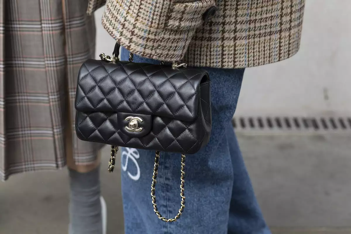 como-limpiar-bolsas-de-piel.jpg