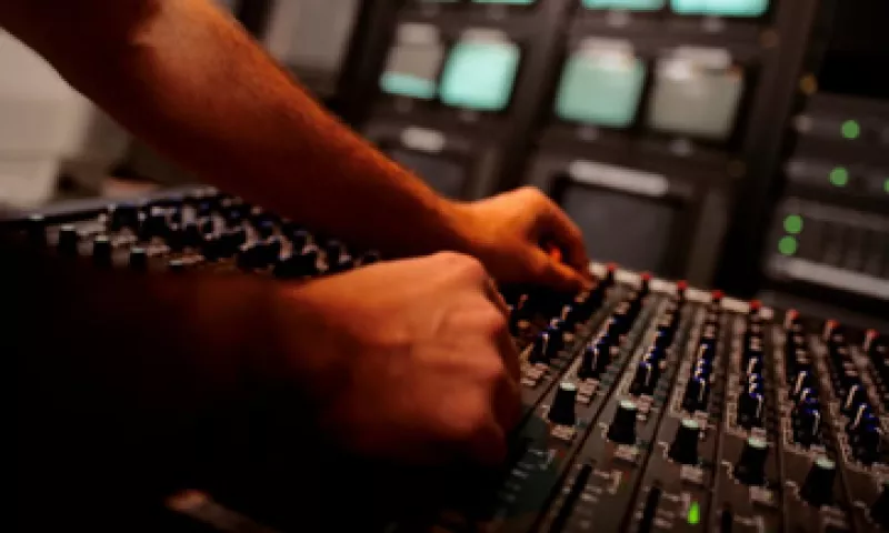 Las acciones de Televisa acumulan una caída del 13.33% en lo que va de 2012. (Foto: Thinkstock)