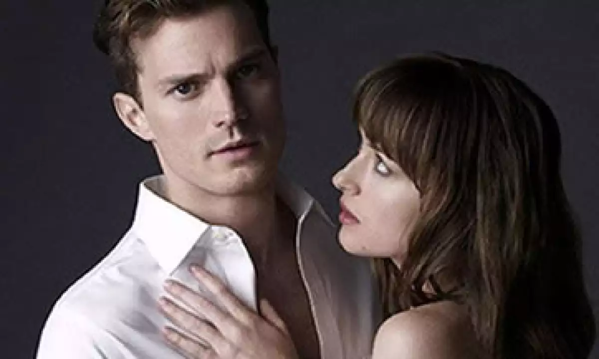 Intentó recrear una escena de 50 sombras de Grey pero fue rescatada  cuando estaba a punto de morir, MISCELANEA