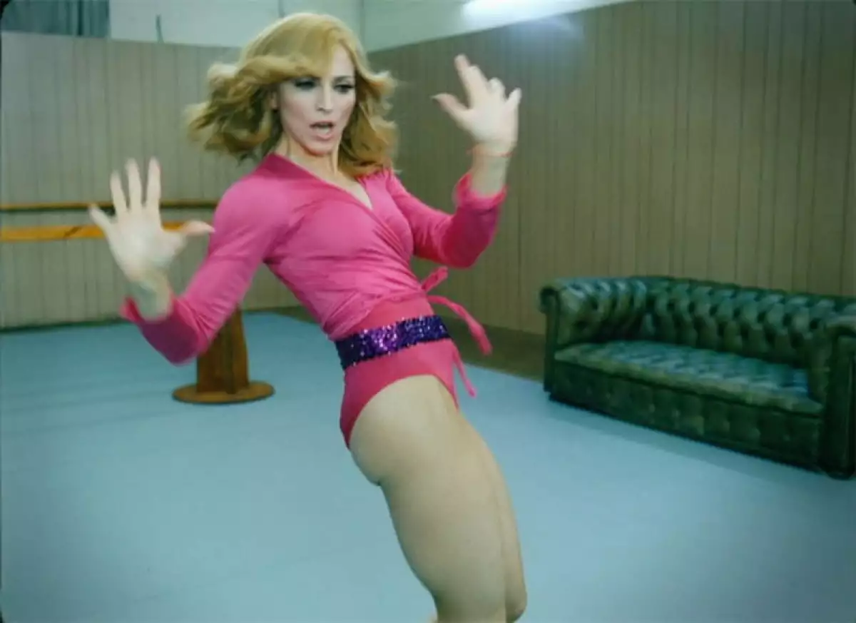 hung-up-madonna