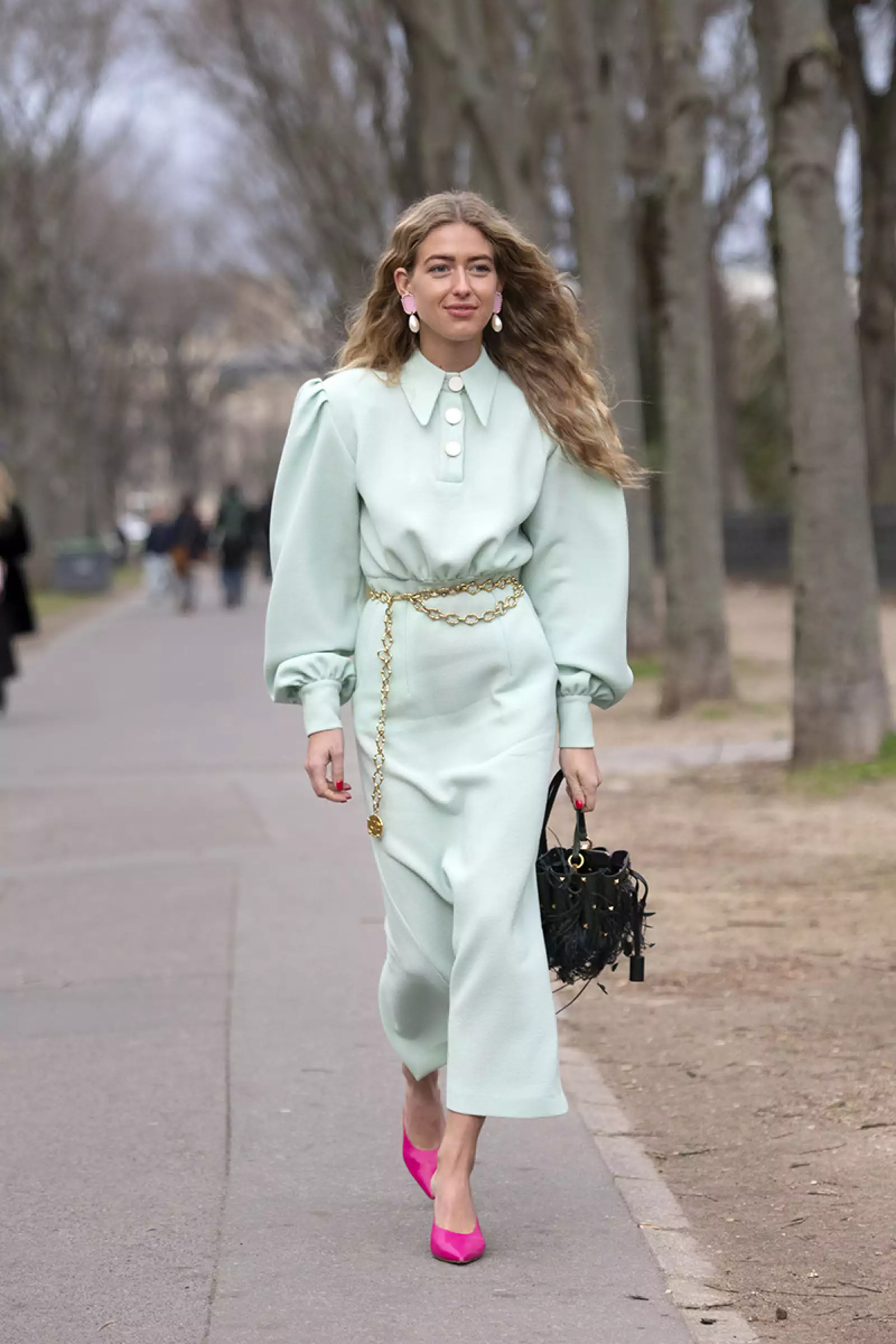 Street Style - Paris Fashion Week Womenswear Fall/Winter 2019/2020 : Day Seven