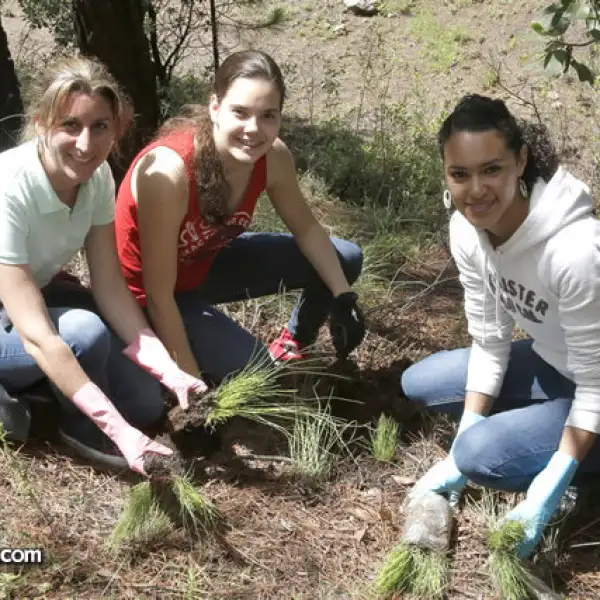 Pilar Du Solier, Ana Pous y Talín Espinosa