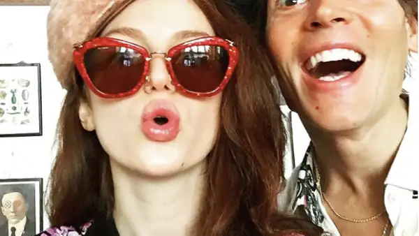 Tali Lennox y su novio Ian sufrieron un terrible percance mientras practicaban Kayak, él sigue desaparecido.