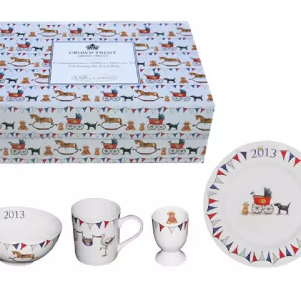 Esta vajilla para niño de la marca Milly Green incluye un plato plano, un tazón, taza y platito para huevo. Precio: 60 dólares.