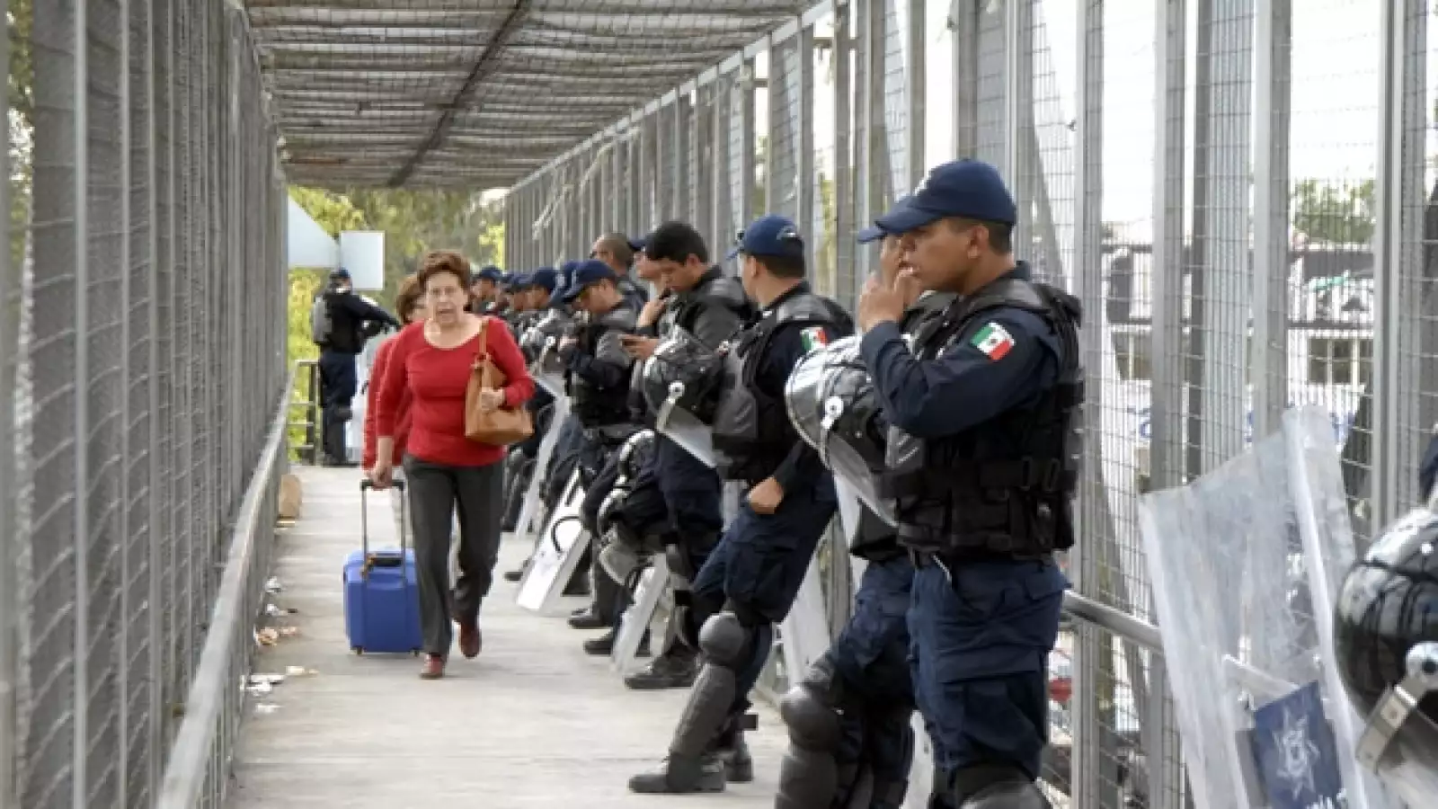 bloqueo maestros aeropuerto 7