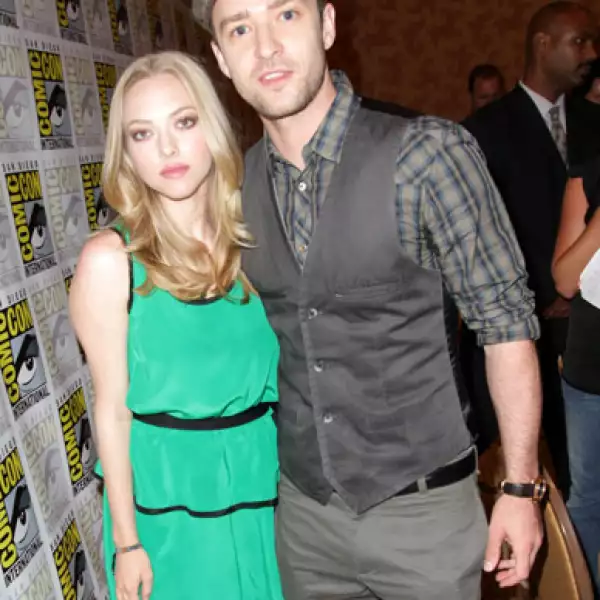Amanda Seyfried y Justin Timberlake durante la conferencia de prensa de la película In Time.