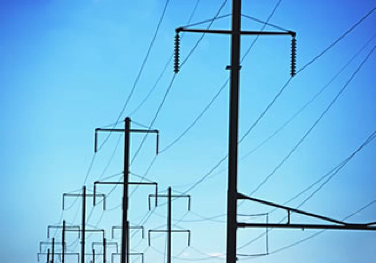 La CFE asegura que la transmisión de energía no afectará a sus clientes de México. (Foto: Photos to Go)