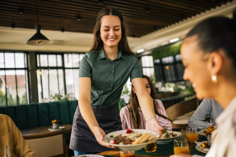 ¿Te toca trabajar en Semana Santa? La LFT dice si se paga doble o si tu sueldo debe ser normal 