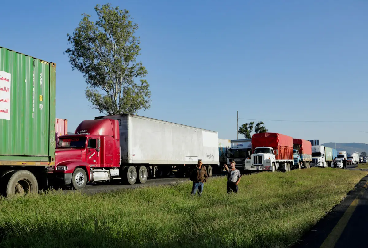 Siguen los bloqueos carreteros en México, ¿qué autopistas están cerradas hoy, 31 de octubre?