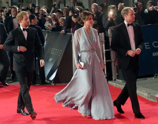 Según el artículo de E! Online, la rebeldía de la prensa británica podría ocasionar su exclusión de las coberturas de eventos oficiales.