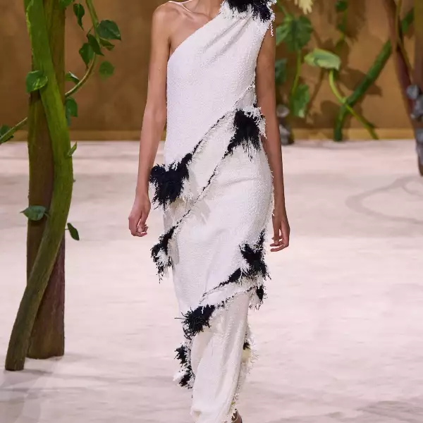 Chanel HC F26 018.jpg