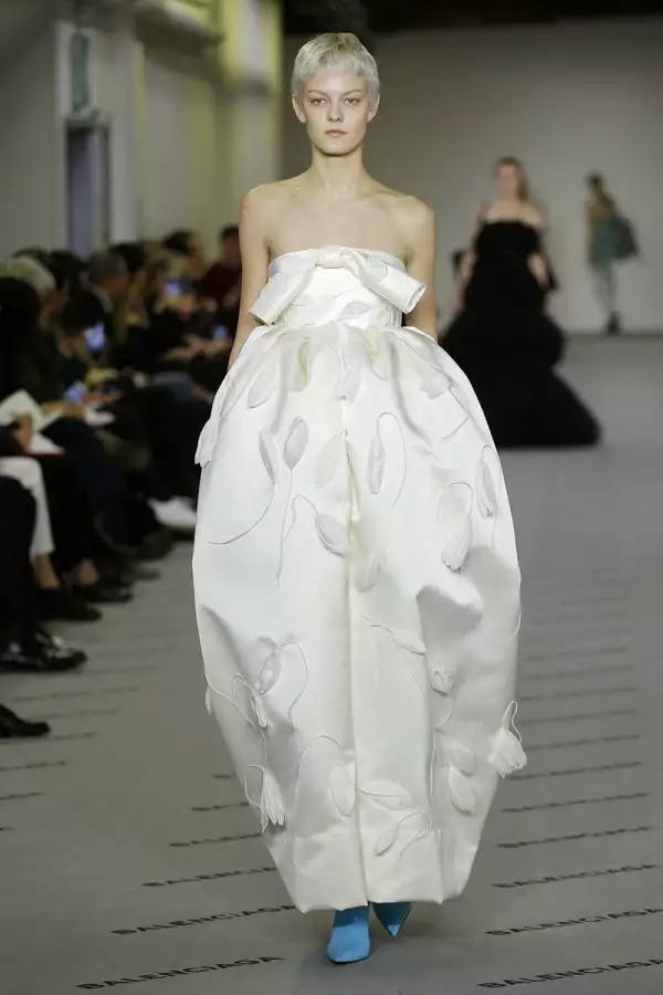 Balenciaga show, Runway, Autumn Winter 2017, Paris Fashion Week, France - 05 Mar 2017