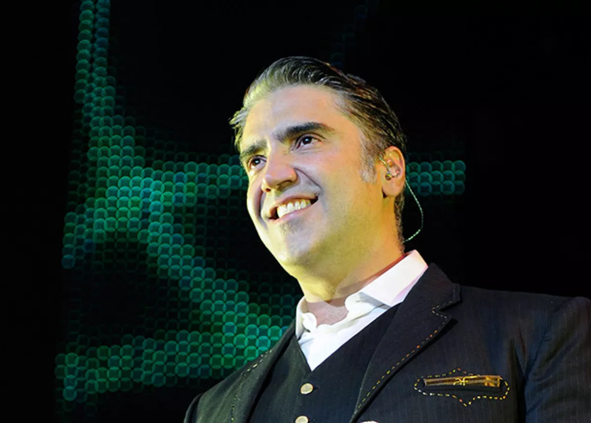 Alejandro Fernández siempre se ha mostrado al pendiente de sus fans y en esta ocasión no fue la excepción.