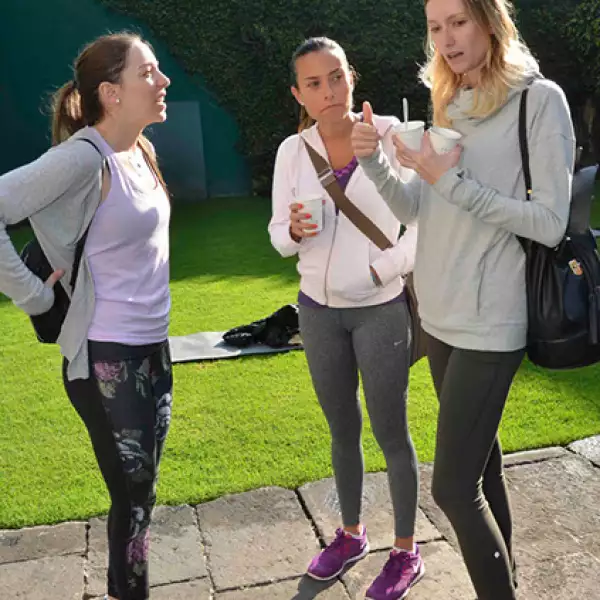 Margot Fasja con Poliana Soarez y Lilian Nicoleti.