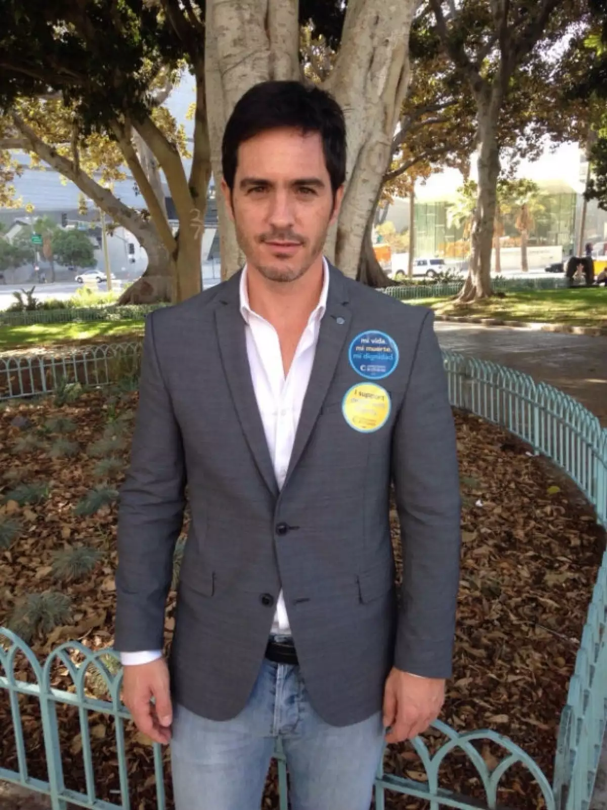Mauricio Ochmann durante la conferencia de "Muerte con Dignidad" en Los Angeles, California.