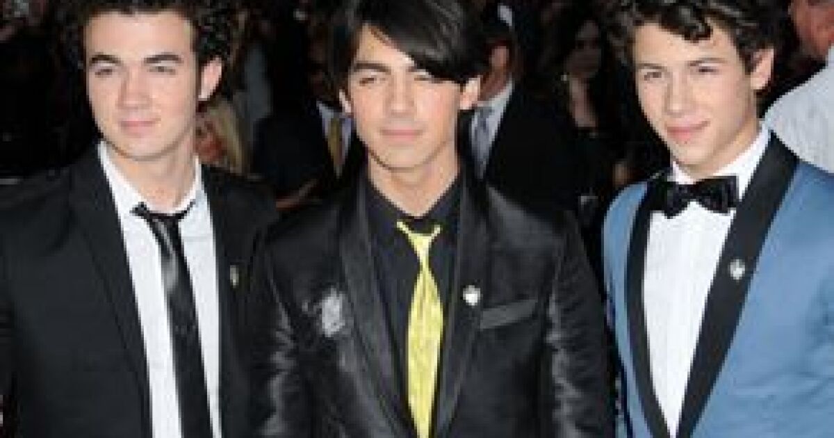 Joe Jonas Baila Como Beyonce Even my 10 yo daughter (normally a jonas fan) says joe is a loser for doing this. joe jonas baila como beyonce