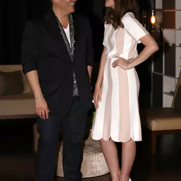 Daniel Espinosa,Christa B. Allen