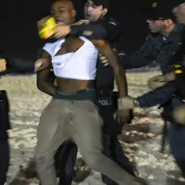 detenidos en copacabana brasil