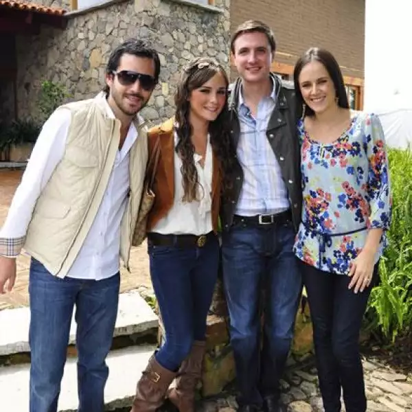 Civil Bety Vega y Rene Palme