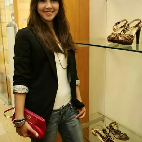 Stuart Weitzman Sociales