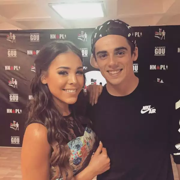 Aunque existió química entre estos guapos talentos, un continente entero los separa.