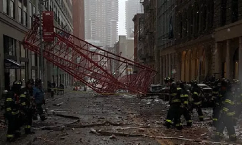 La Escuela de Leyes de Nueva York fue evacuada debido al colapso. (Foto: Departamento de Bomberos de Nueva York  )