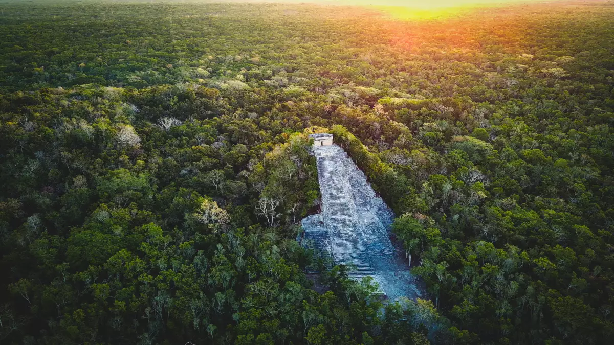 Vista de las ruinas arqueológicas de Cobá en Tulum, México