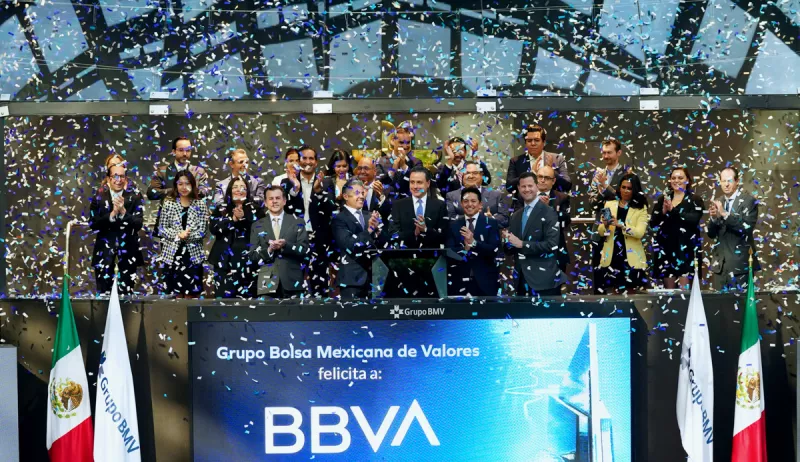 (El lanzamiento del ETF se realizó en la Bolsa Mexicana de Valores (BMV))