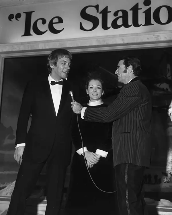 donald-sutherland-shirley.jpg