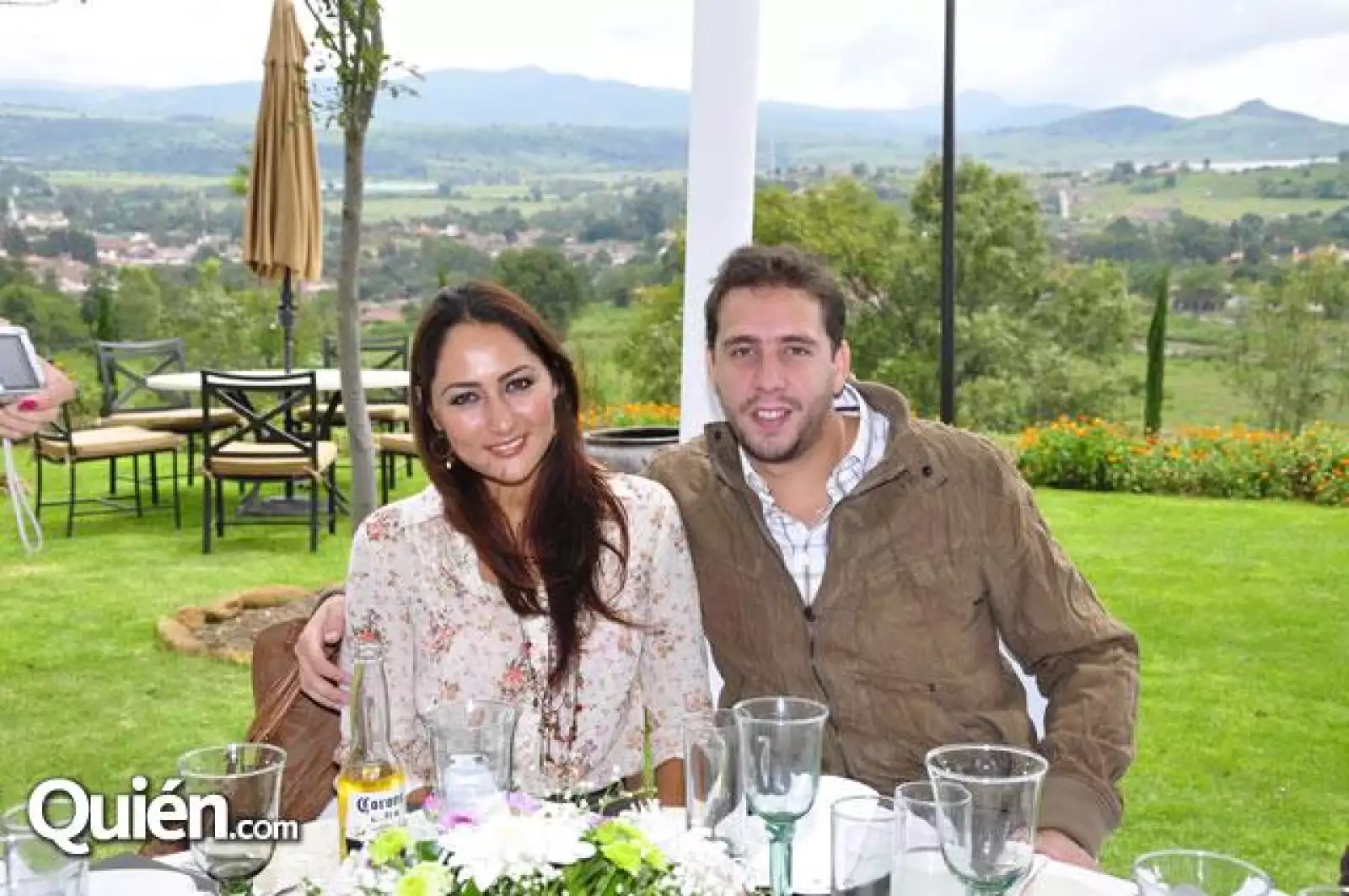 Civil Bety Vega y Rene Palme