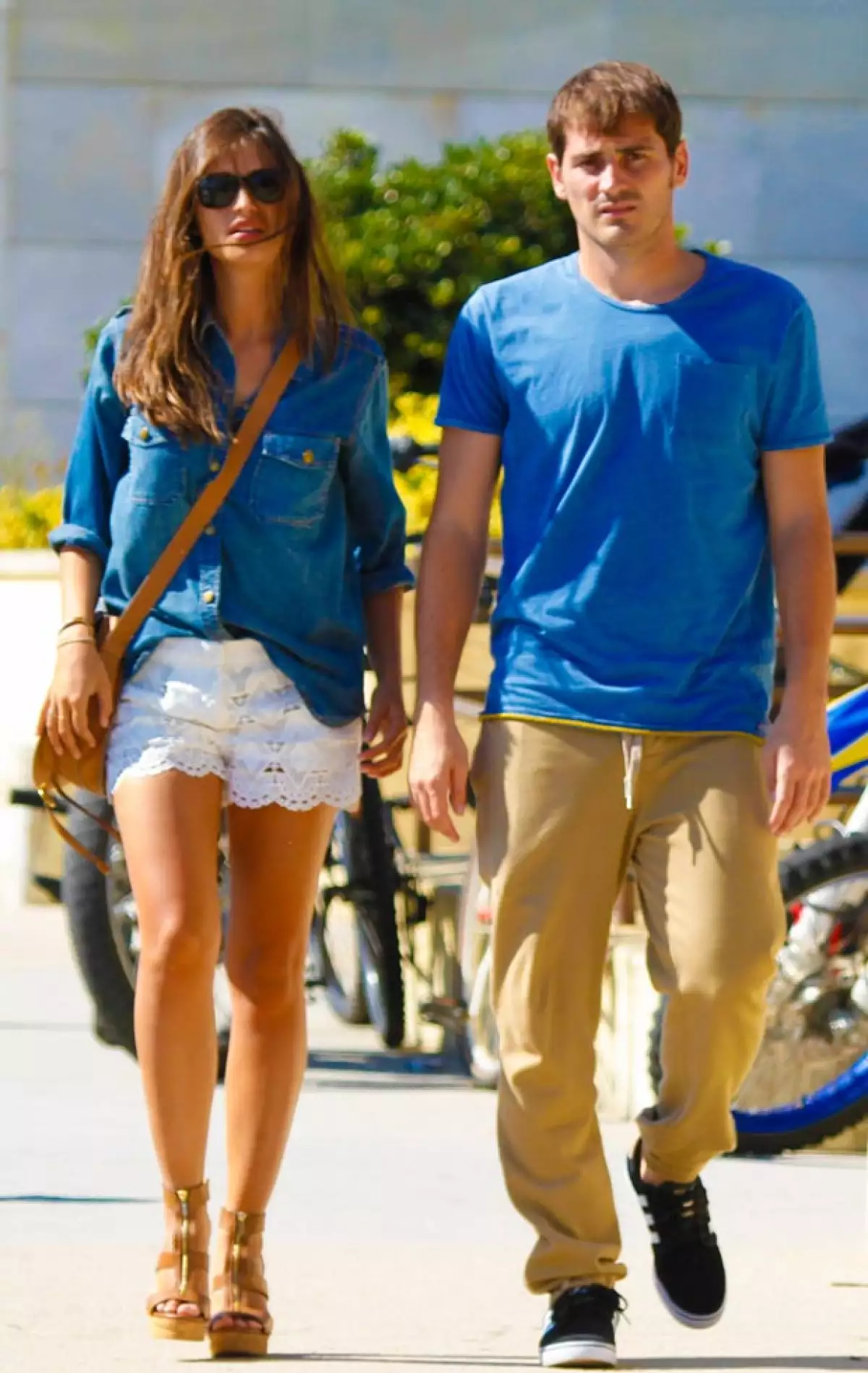 La feliz pareja está disfrutando de su nueva vida en Portugal después de que el futbolista dejara al Real Madrid para ser portero del Oporto.