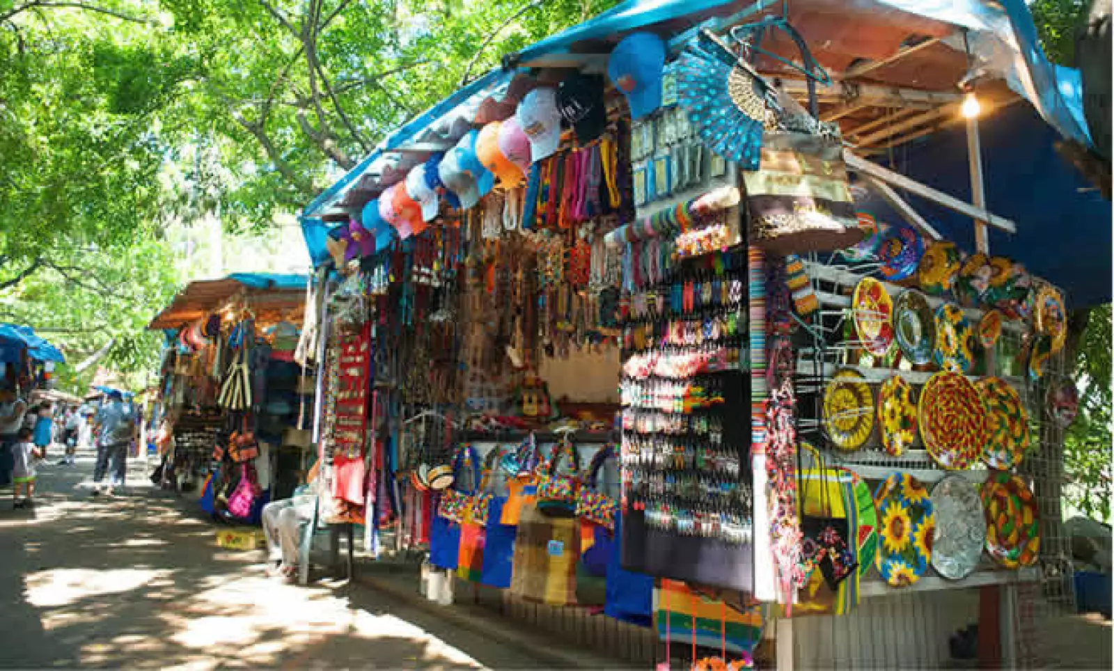 Uno de los lugares más populares para comprar la artesanía local y dar un agradable paseo.