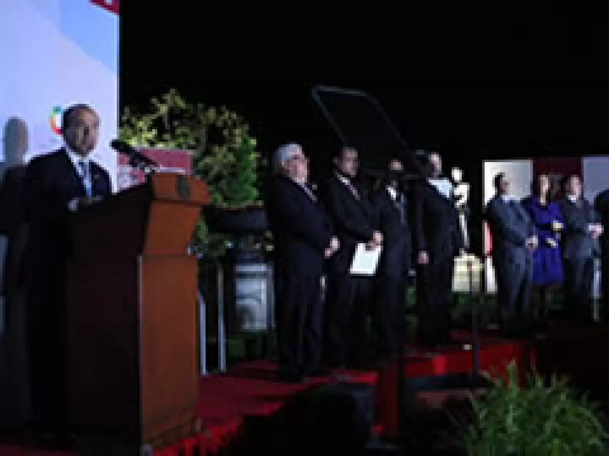 El presidente Calderón se une con el Gobierno del DF para celebrar el Bicentenario. (Foto: (Cortesía Presidencia))