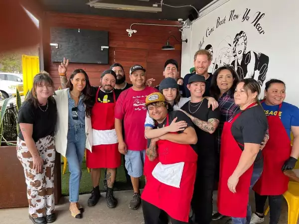 El príncipe Harry y Meghan Markle visitan un barbecue en Austin, Texas